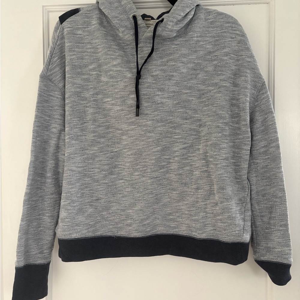 Women’s Gray and Black Sweater